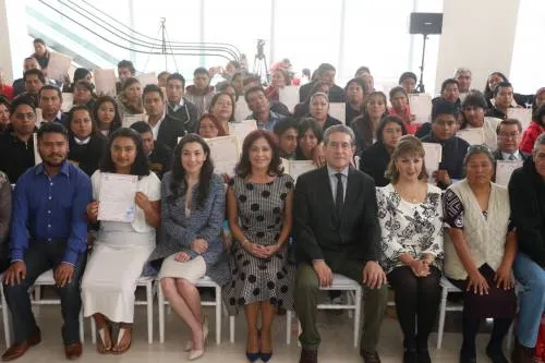 Dinorah López de Gali fomenta la integración familiar