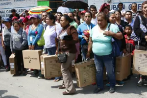 Frenan reparto de teles y reanudarán tras elección
