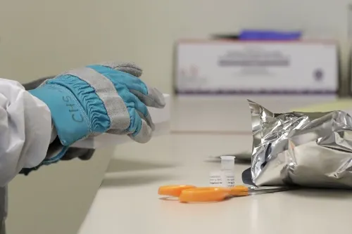 China y EE UU comienzan los ensayos clínicos de las vacunas contra el coronavirus