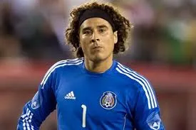 Guillermo Ochoa, en la mira del Espanyol