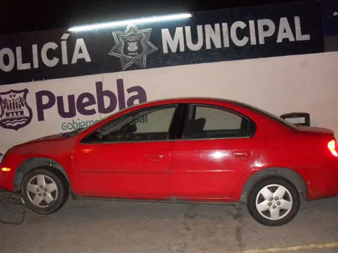 Policía Municipal recupera auto robado