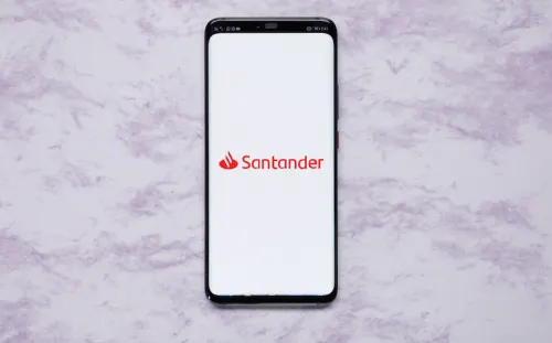 Santander restablece servicios de banca electrónica tras fallas