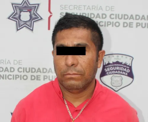 Policía municipal de Puebla, detuvo a dos probables asaltantes de Coppel del Parque
