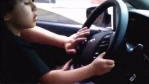Menor atropella a su hermanito en Puebla