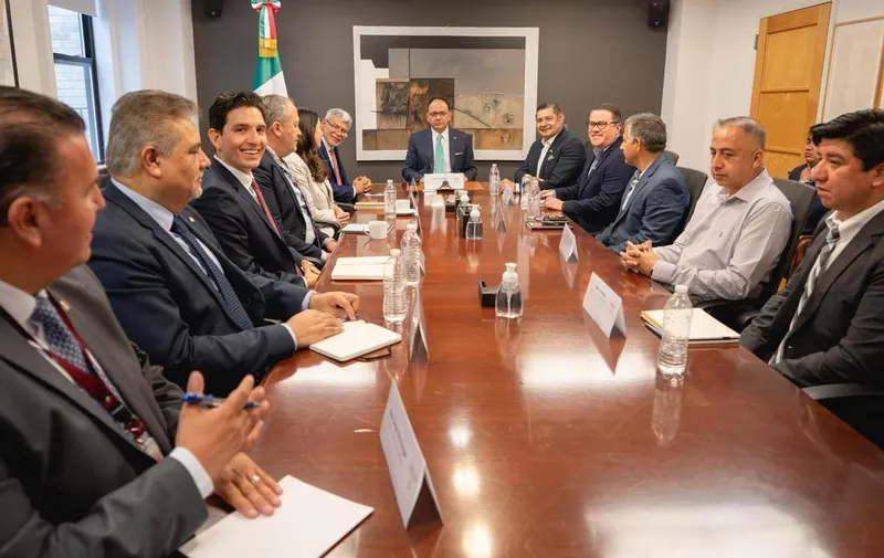 Alejandro Armenta asegura colaboración con universidad de Nueva York para beneficio de jóvenes poblanos