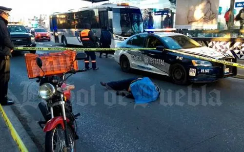 Muere hombre tras derrapar en su motocicleta en la 11 Sur