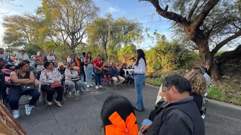 Ariadna Ayala arranca la rehabilitación del camino a Nexatengo