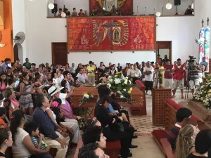 Dan último adiós a ‘El profesor Jirafales’ en Puerto Vallarta