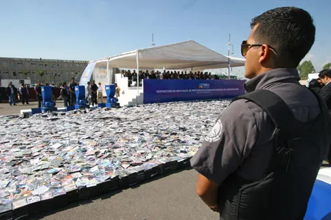 Destruye gobierno más de un millón de piezas piratas