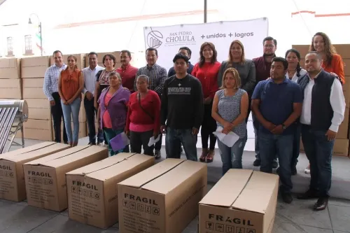 Beneficia gobierno de San Pedro Cholula a 230 familias con calentadores solares