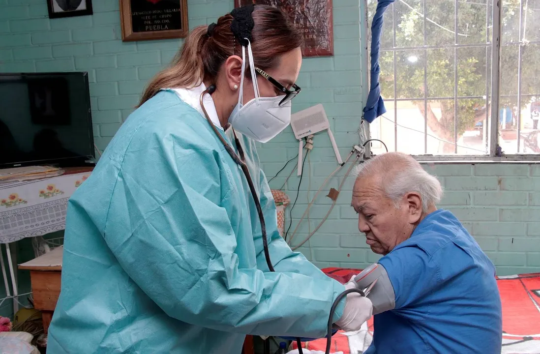 Personas adultas mayores, prioridad institucional para ISSSTEP