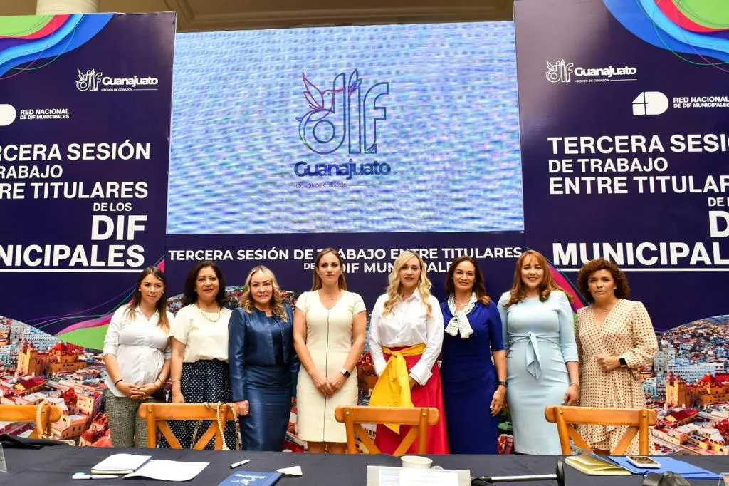 Liliana Ortiz , tomó protesta como co-presidenta de la red nacional de sistemas DIF municipales