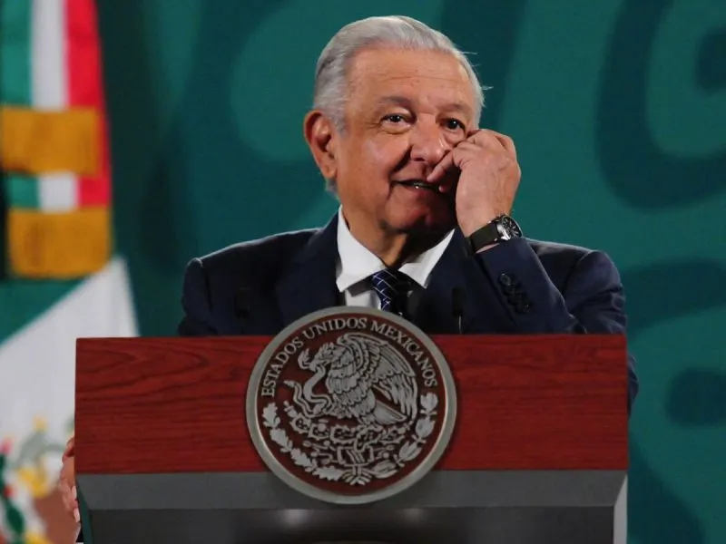 AMLO asegura que no negociará presupuesto por reforma eléctrica