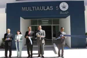 Esparza y RMV inauguran edificio Multiaulas 5
