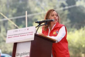 Candidata Rosiceli Díaz de Tlahuapan denuncia a Alberto Roa por presunta VPG ante el IEE
