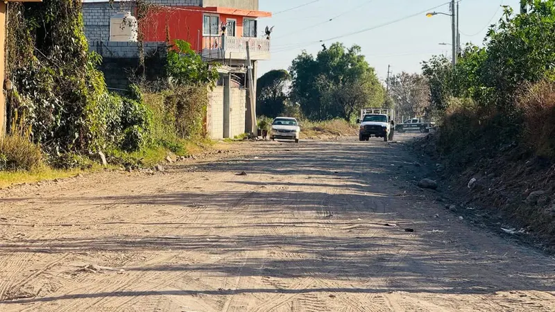 Ariadna Ayala entrega rehabilitación de 38 mil metros cuadrados de caminos saca cosechas en Atlixco