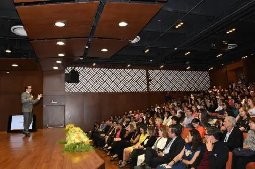 La Universidad Anáhuac abre sus puertas a preuniversitarios en el Desayuno Encuentro con el Rector