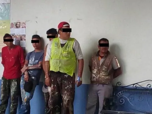 Intentan linchar a 7 pintores de Ecatepec en municipio de Oaxaca