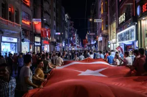 Turquía lanza primeros ataques contra kurdos tras intentona golpista