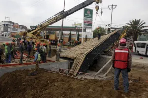 Protección Civil investigará causas de la caída de la torre del Viaducto