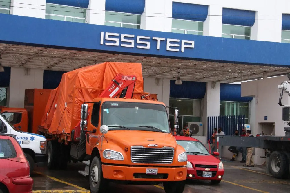 Recibe ISSSTEP tomógrafo de última generación de parte del gobernador