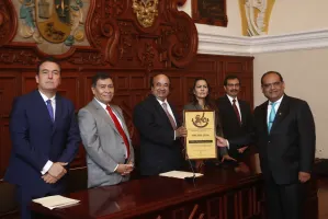 Reconocen a personalidades de Puebla con la entrega de Premios THEMIS 2016