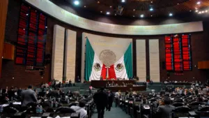 Diputados se asignan de última hora ¡otro bono!