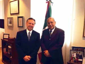 Gobierno y embajada de México en EEUU acuerdan acciones culturales y turísticas