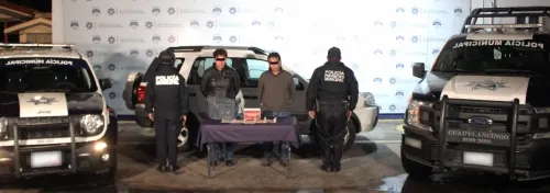 Detuvieron policías municipales de Puebla y Cuautlancingo a dos asaltantes de negocio