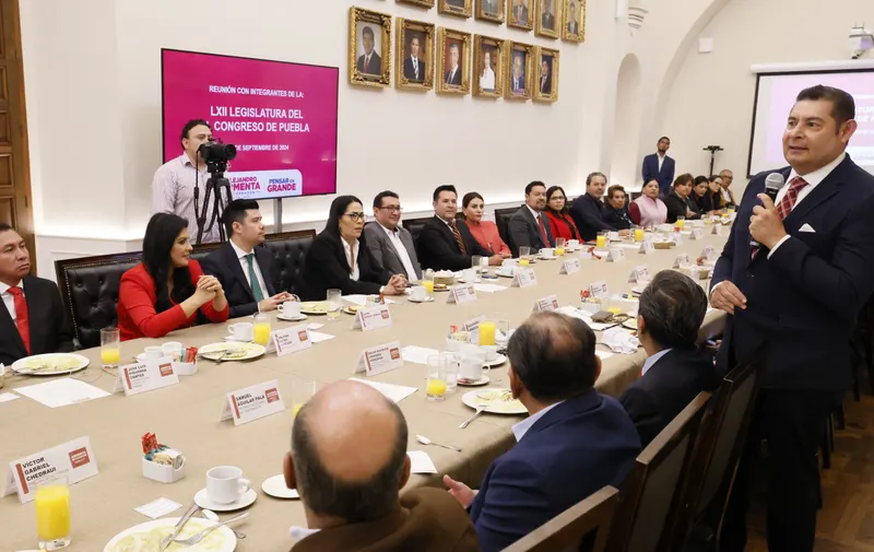 Compromiso y unidad: Alejandro Armenta y diputados de Puebla avanzan hacia una agenda común por el bienestar social