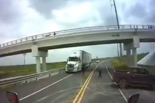 Integrantes del Cartel del Golfo instalan retén y asaltan en autopista de Tamaulipas