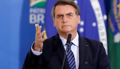 Bolsonaro dejará de usar bolígrafos de marca francesa tras pelea con Macron