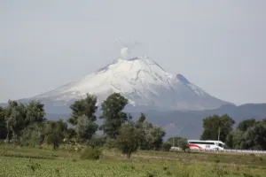 Cenapred pide a la población no acercarse al Popocatépetl