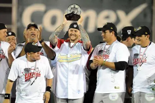 Travis Blackley regresa al “nido”