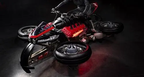 En la carretera o en el aire: presentan una nueva moto voladora (vídeo)