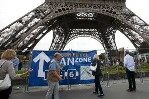 Cierran la Torre Eiffel por huelga de trabajadores