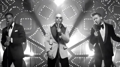 Pitbull, Prince Royce y Ludacris lanzan videoclip “Quiero saber”
