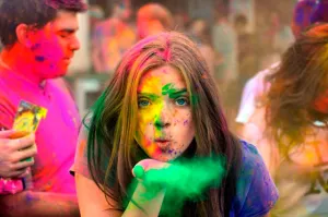 Anuncias fiesta Holi Music Fest en Cholula