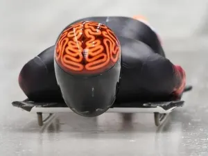 Impresionan cascos en Sochi 2014