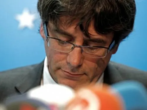 Justicia española cita a Puigdemont y exconsejeros