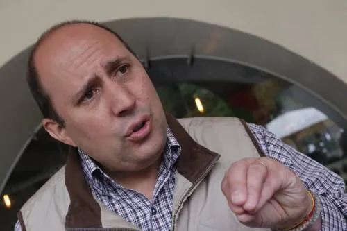 Manzanilla se deslindó de “El Cachetes”, pide investigar abasto de combustible a RUTA