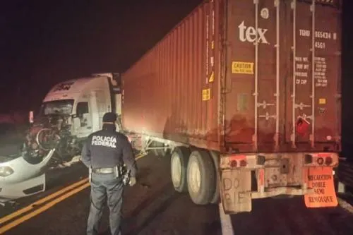 Aparatoso accidente en la Amozoc-Perote causó caos vehicular