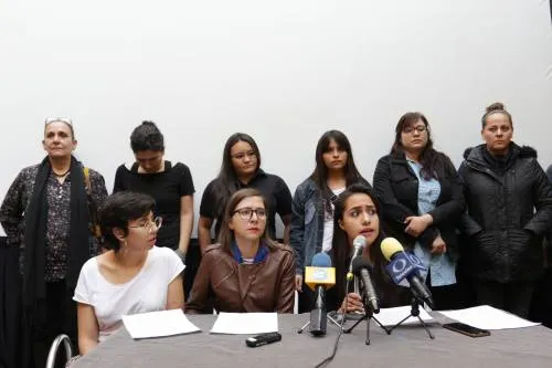 Activistas agredidas sexual y físicamente desmienten ser acompañadas por Rivera