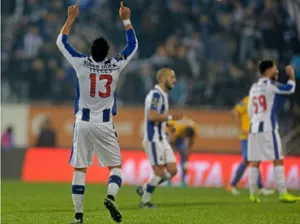 “Tecatito”‘ Corona anota en victoria del Porto sobre Estoril