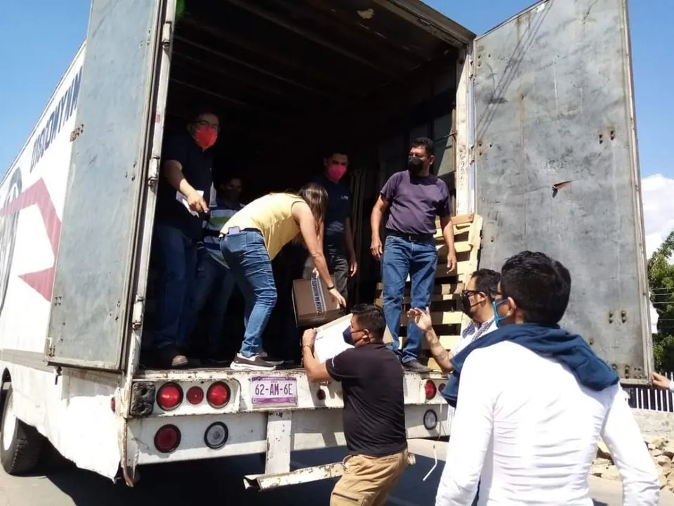 Recibe INE Puebla papeletas y material para revocación de mandato
