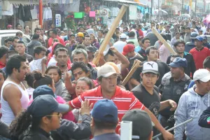 Ambulantes de San Martín se enfrentan por espacios para ventas