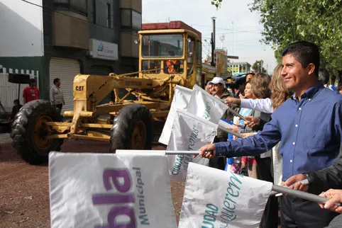 Obras se hacen por el pago del predial y multas: Rivera