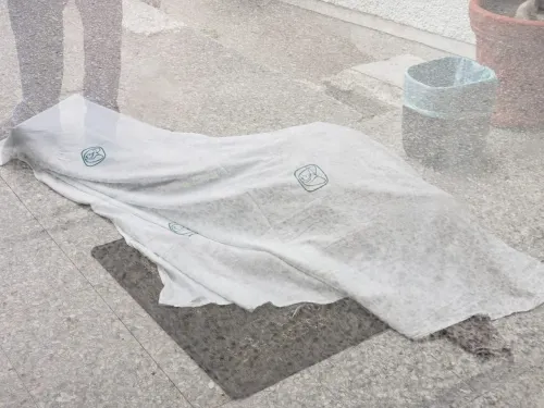 Abandonan cuerpo sin vida de hombre en entrada de clínica del IMSS  San Bartolo