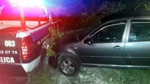 Policías de Xochitlán acribillan a maestro que orinó en la calle