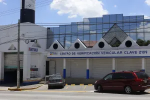 Verificentros suspendidos tienen hasta hoy para presentar documentos